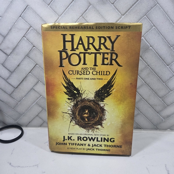 Harry Potter & the Cursed Child Script - Picture 1 of 3